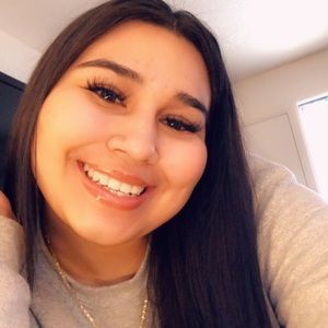 Meet your Posher, Anahi